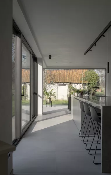 Keuken met betonlook vloer